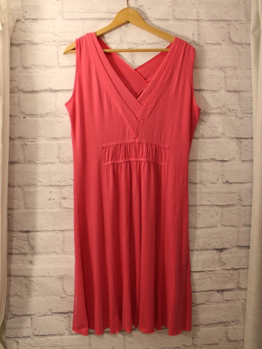 Athleta Large Coral Pink V Neck Sleeveless Summer Casual Dress Fit and Flare